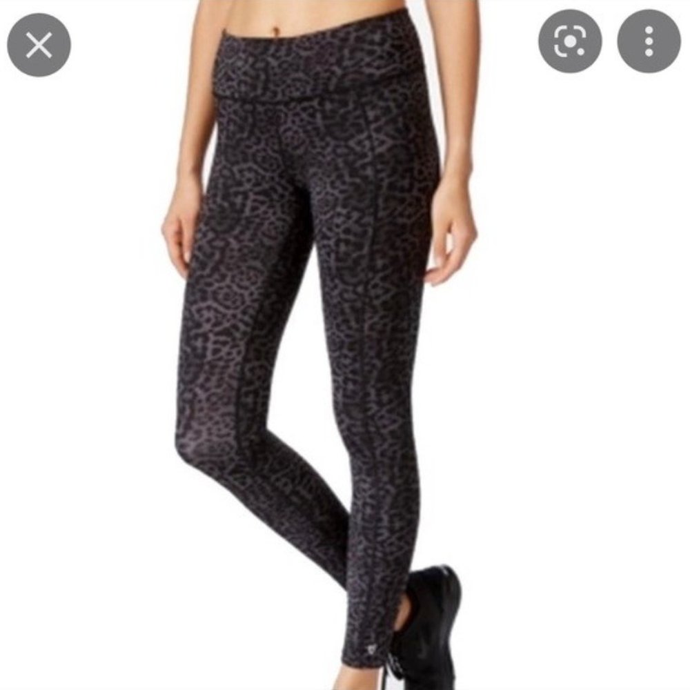 Betsey Johnson Performance Compression Athletic Leggings Animal Print Small EUC